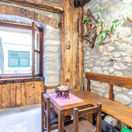Stone House Srida Baška Voda