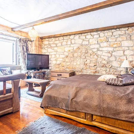 Stone House Srida Ferienhaus