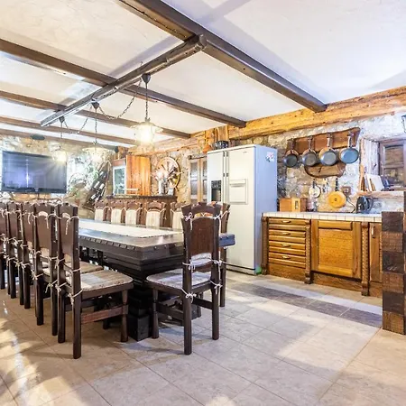 Ferienhaus Stone House Srida